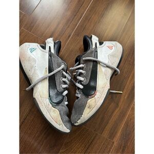 Nike freak 4Y boys sneakers